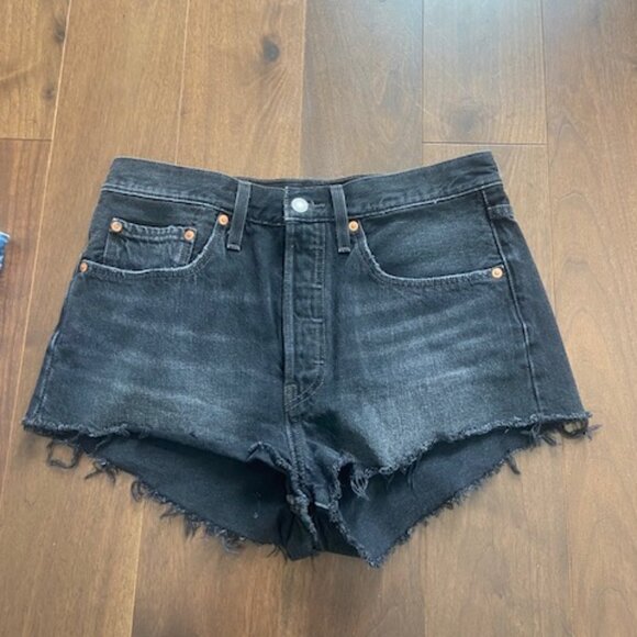 Levi's Black denim shorts - Picture 1 of 2